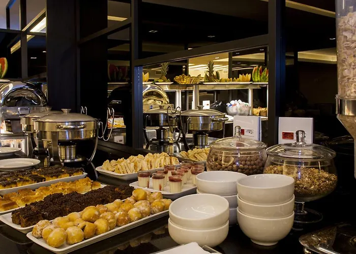 Americas Granada Hotel